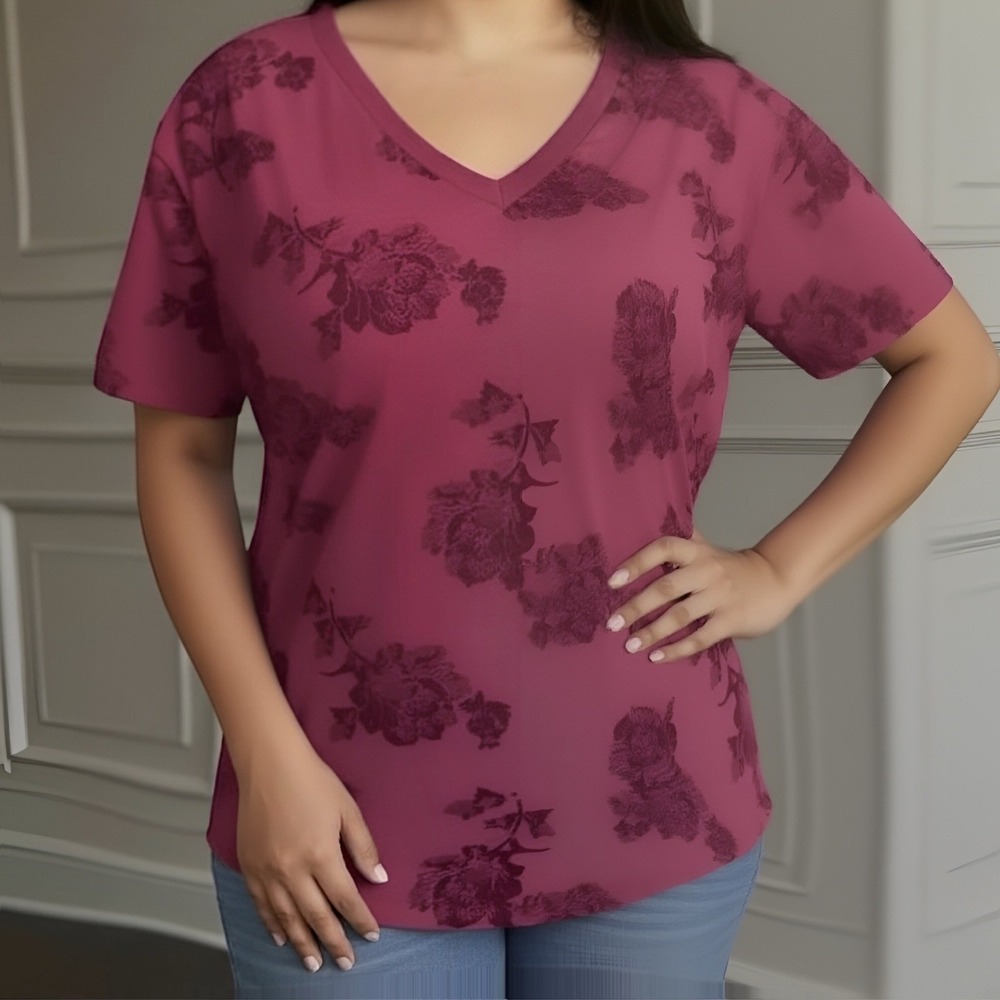 TORRID Heritage Floral Burgundy V-Neck Tee NWT‎ Size 2X